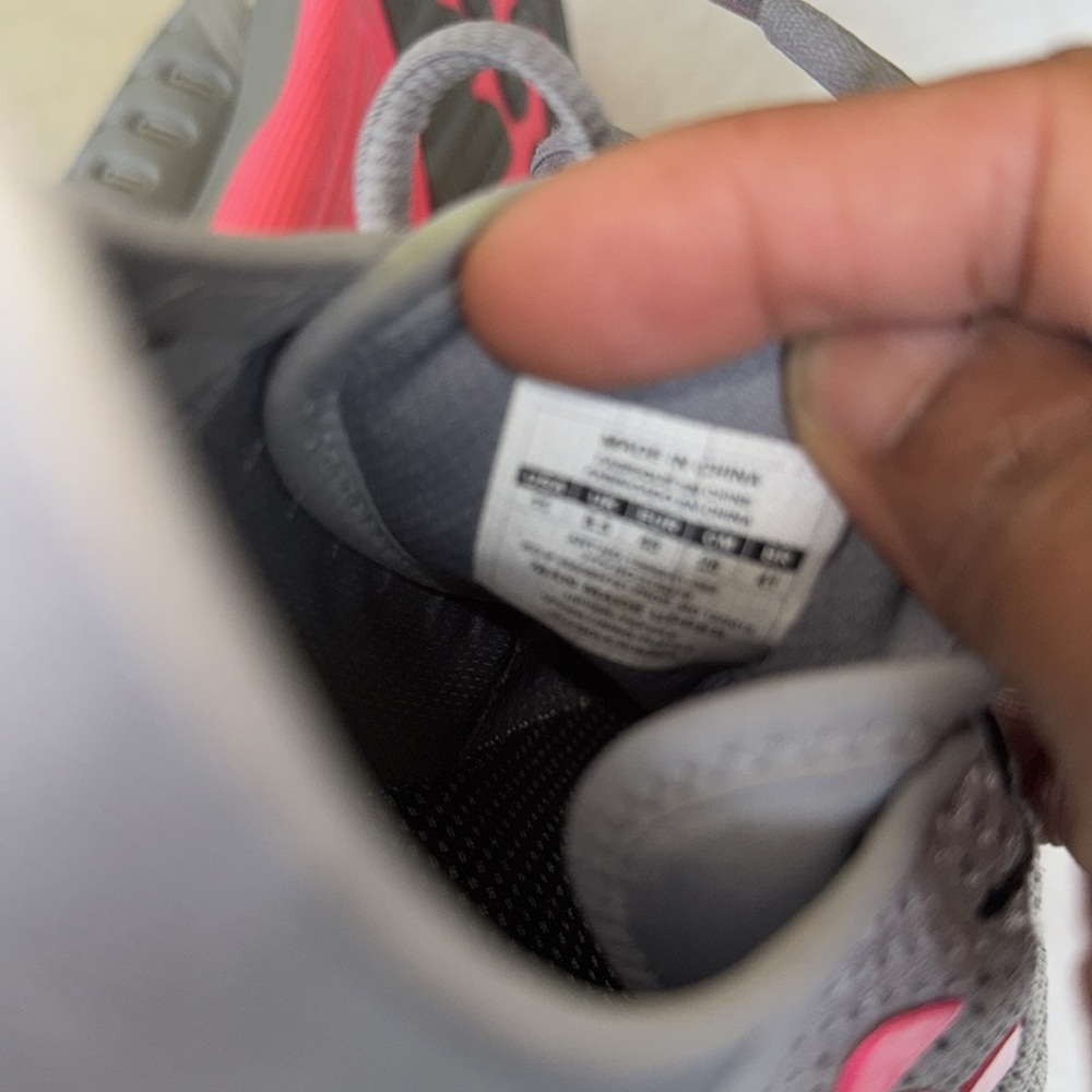 Under Armour Breast Cancer Sneakers W 11 - Picture 8 of 8